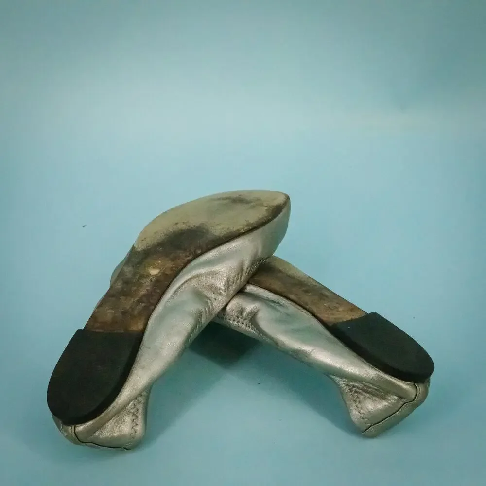 Tory Burch Size 8.5 Claire Cap Toe Silver Metallic Logo Slip On Leather Flats